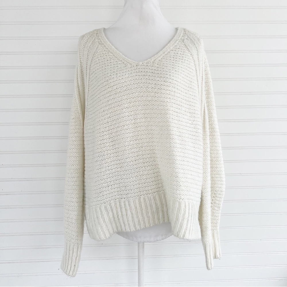 Universal Thread Knit sweater Size Medium - Picture 2 of 9